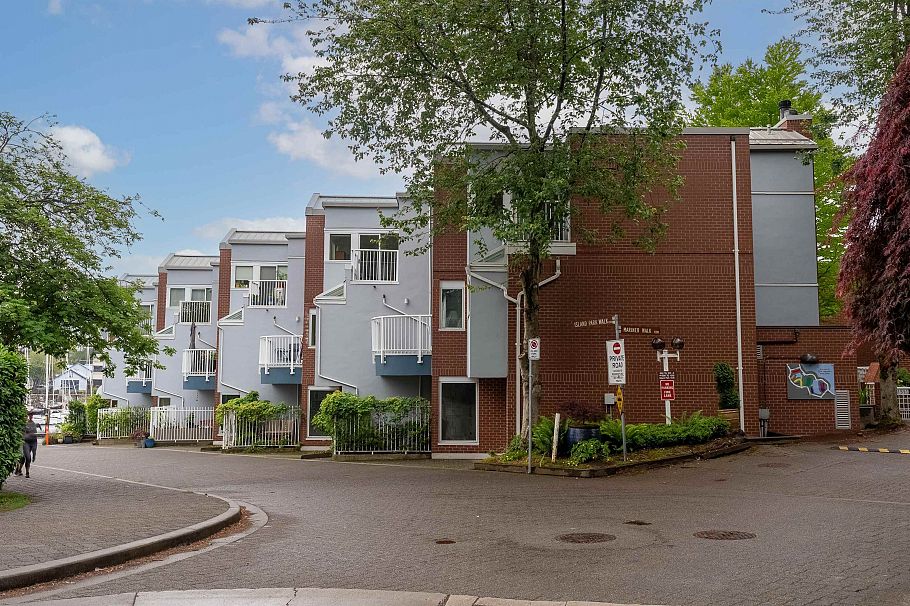 1596 Island Park Walk Vancouver, BC - 23