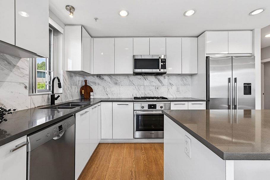 305 3281 E Kent Avenue North Vancouver, BC - 12