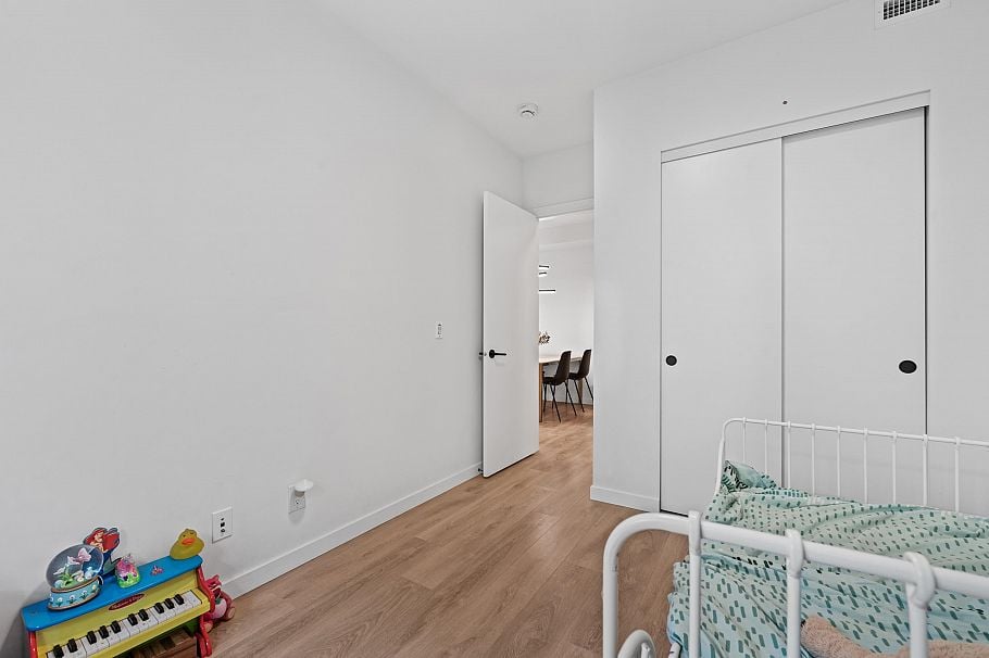 29 533 E 3rd Street North Vancouver, BC - 28