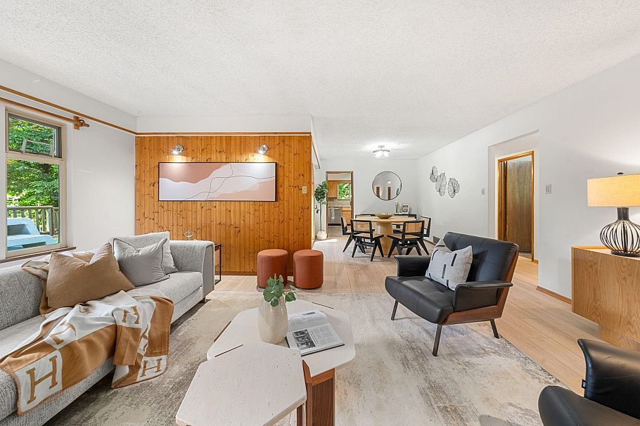 2297 Bowser Avenue North Vancouver, BC - 2