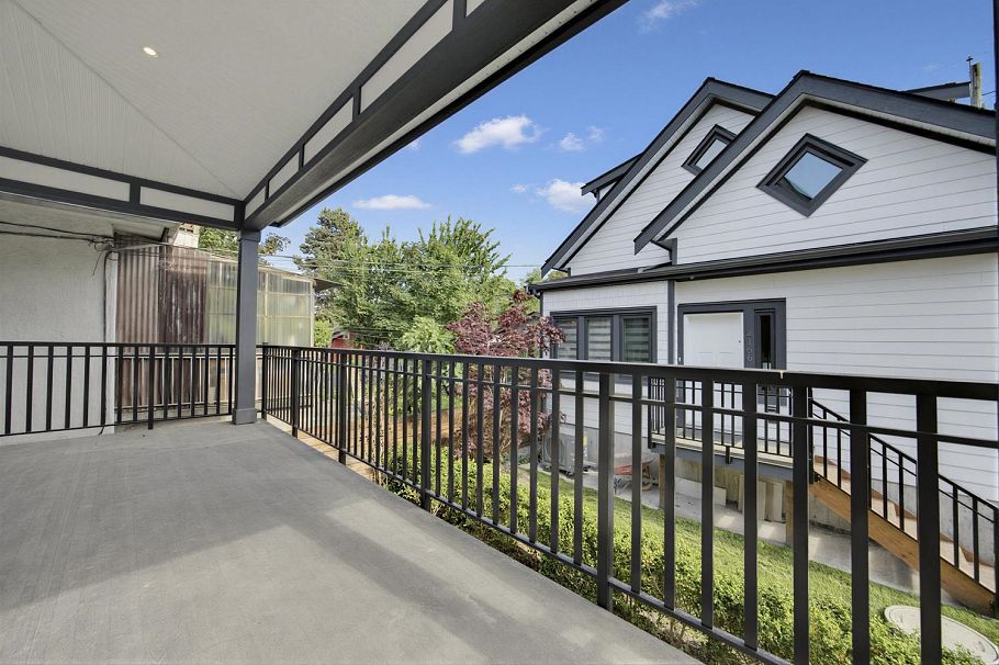 2170 Adanac Street Vancouver, BC - 21