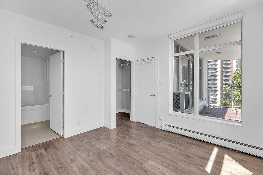 802 158 W 13th Street North Vancouver, BC - 25