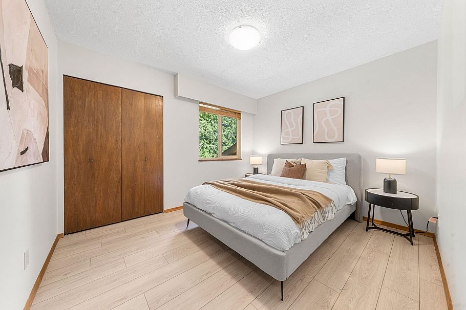 2297 Bowser Avenue North Vancouver, BC - 30