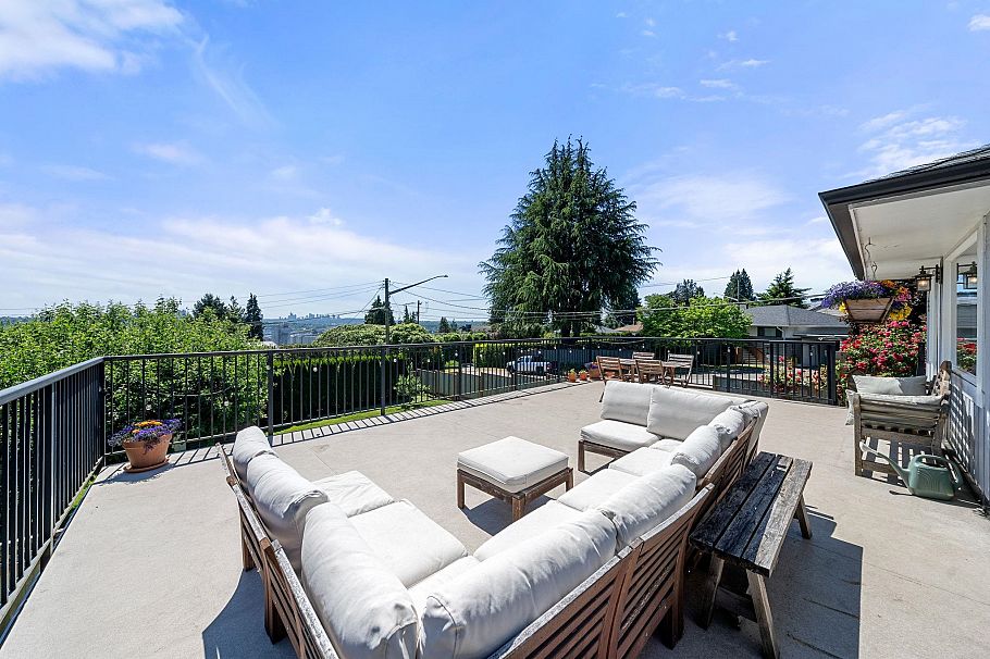 803 Calverhall Street North Vancouver, BC - 27