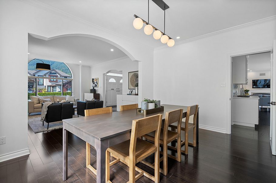 917 Wavertree Road North Vancouver, BC - 6
