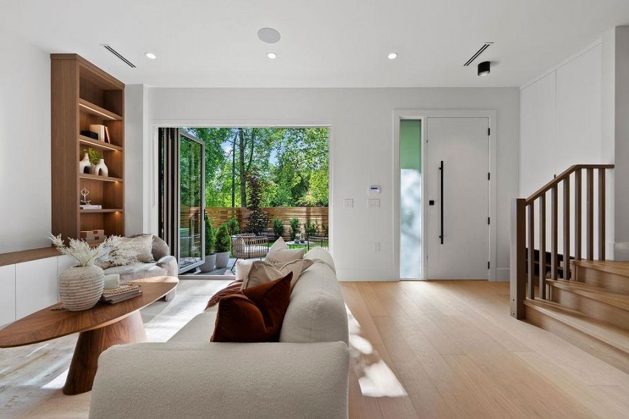 1 6318 Sophia Street Vancouver, BC - 11