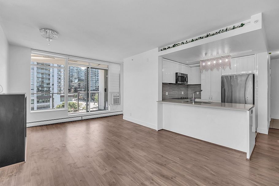 802 158 W 13th Street North Vancouver, BC - 9