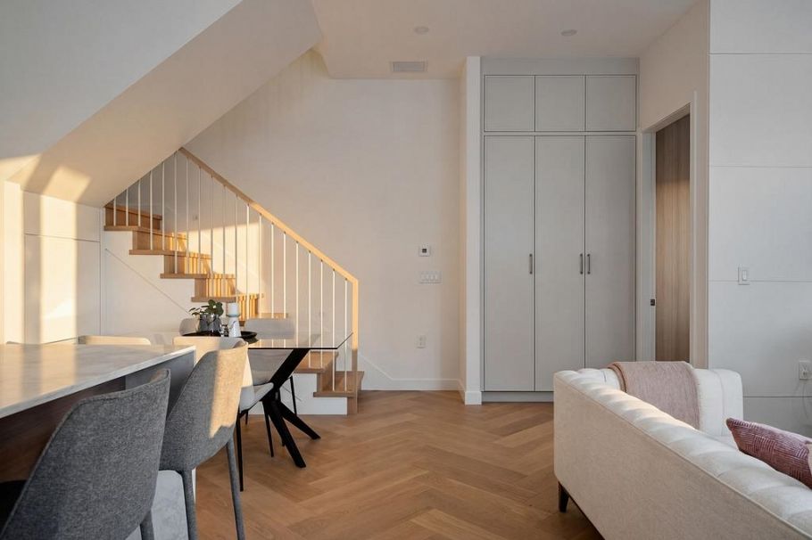 2 364 E 23rd Avenue Vancouver, BC - 9