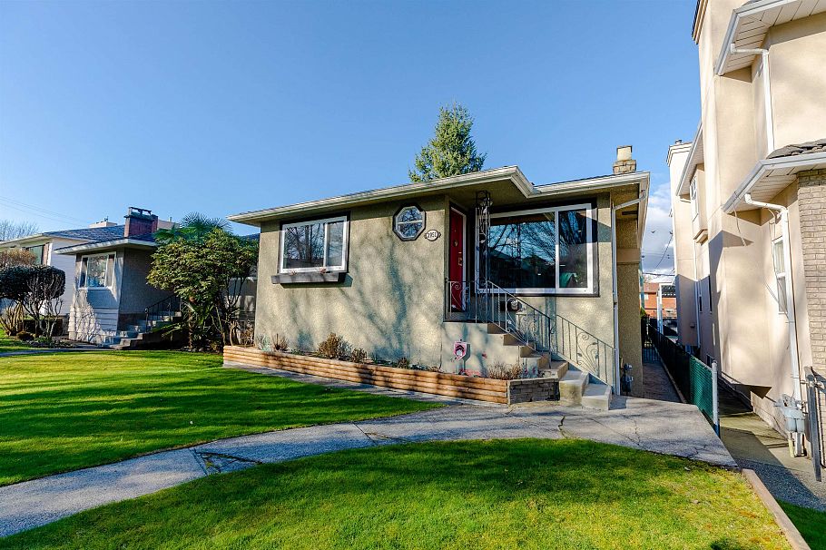 2951 Venables Street Vancouver, BC - 27