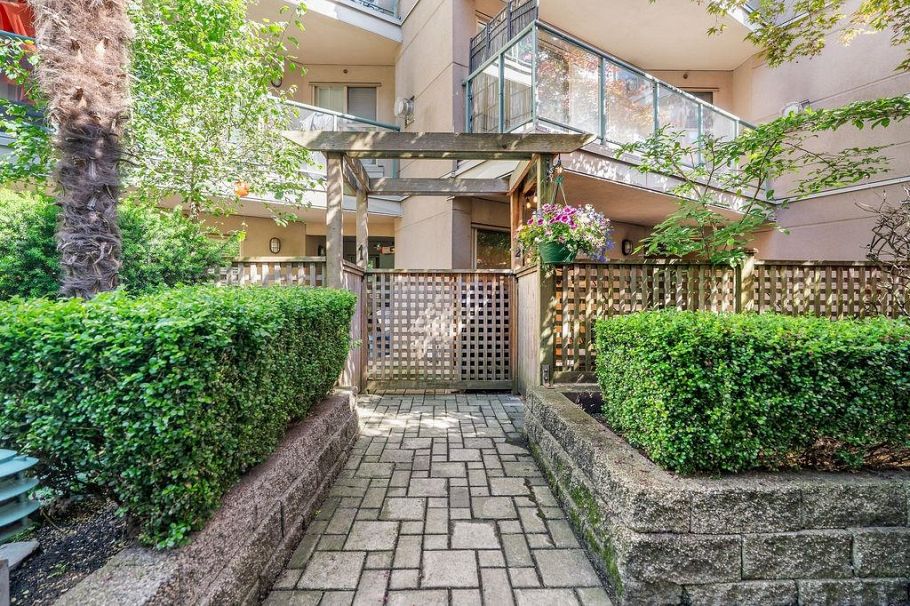 C2 332 Lonsdale Avenue North Vancouver, BC - 26