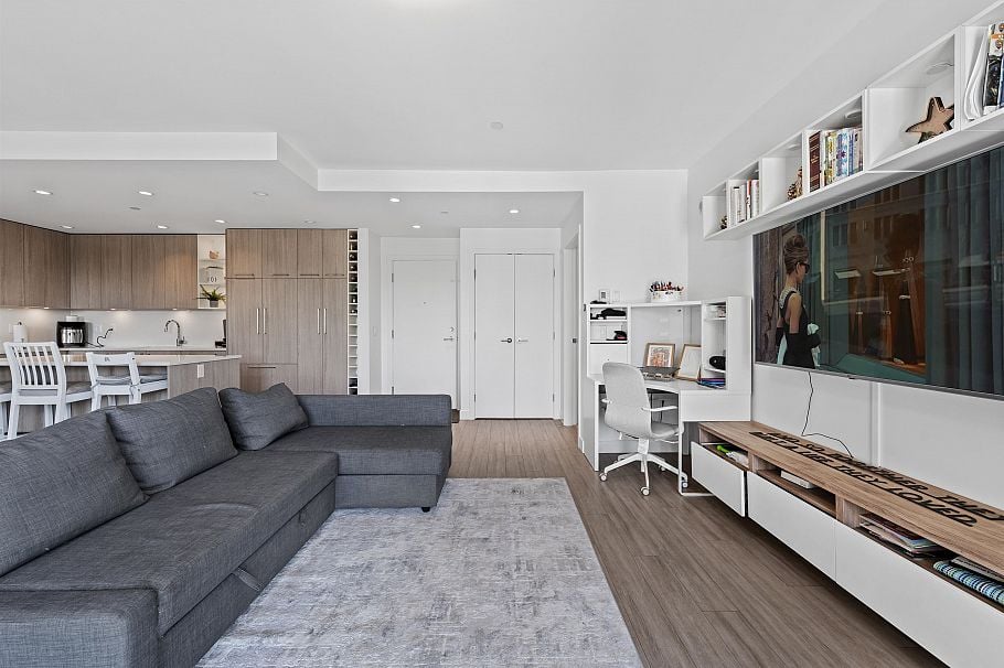 306 707 E 3rd Street North Vancouver, BC - 2