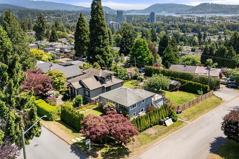 803 Calverhall Street North Vancouver, BC - 32
