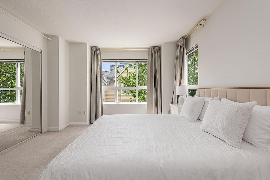 8431 Jellicoe Street Vancouver, BC - 20