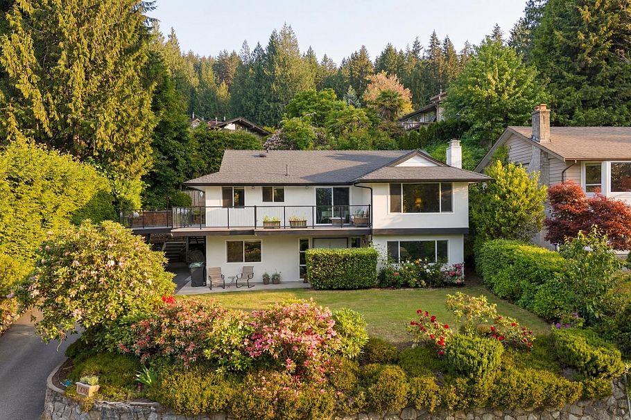 1438 Mcnair Drive North Vancouver, BC - 1