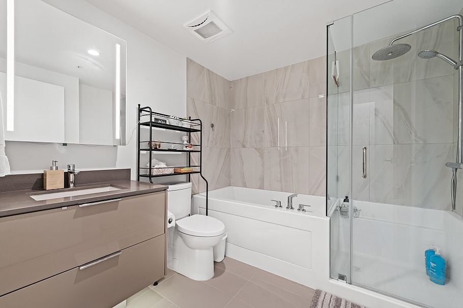 807 1401 Hunter Street North Vancouver, BC - 15