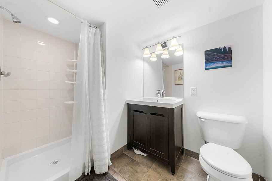803 Calverhall Street North Vancouver, BC - 18
