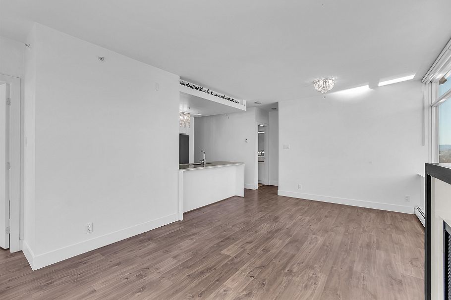 802 158 W 13th Street North Vancouver, BC - 8