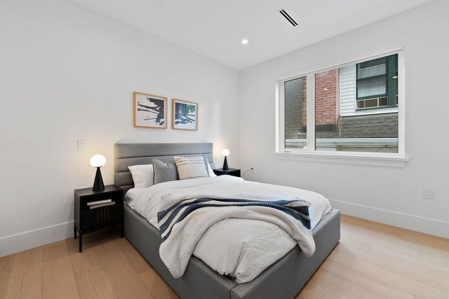 1 6318 Sophia Street Vancouver, BC - 25