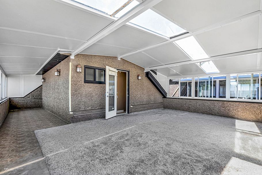 295 W 63rd Avenue Vancouver, BC - 16