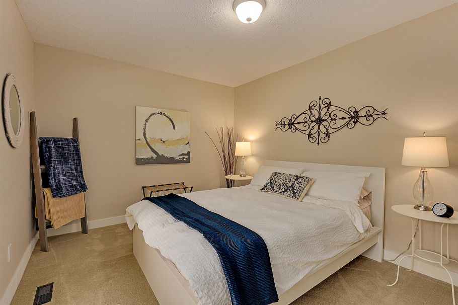 3821 Lonsdale Avenue North Vancouver, BC - 21