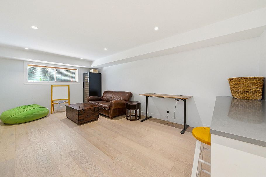 5222 Sarita Avenue North Vancouver, BC - 24