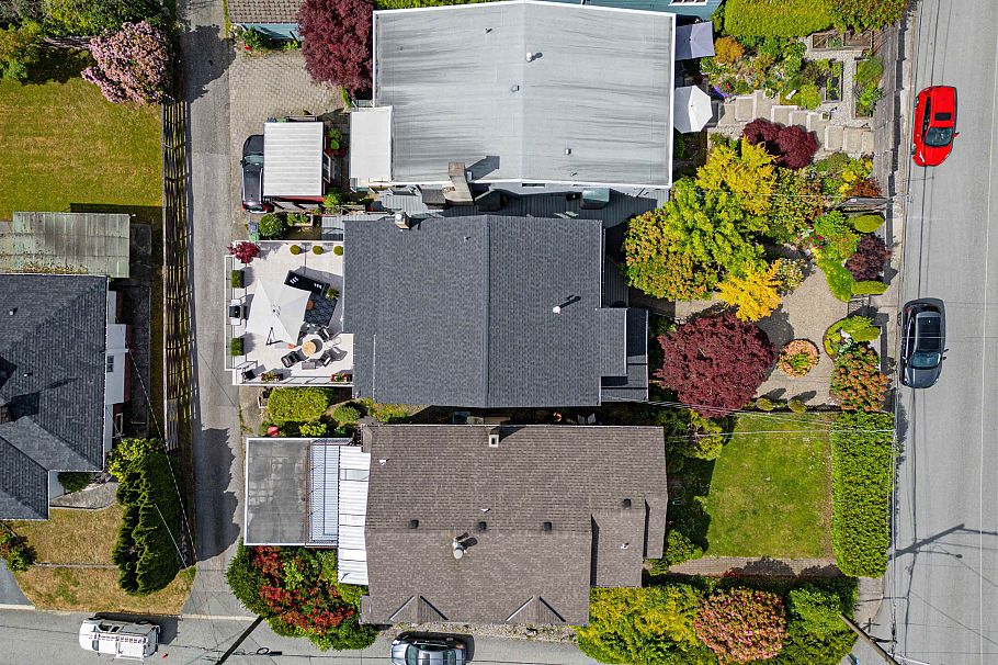 3821 Lonsdale Avenue North Vancouver, BC - 35