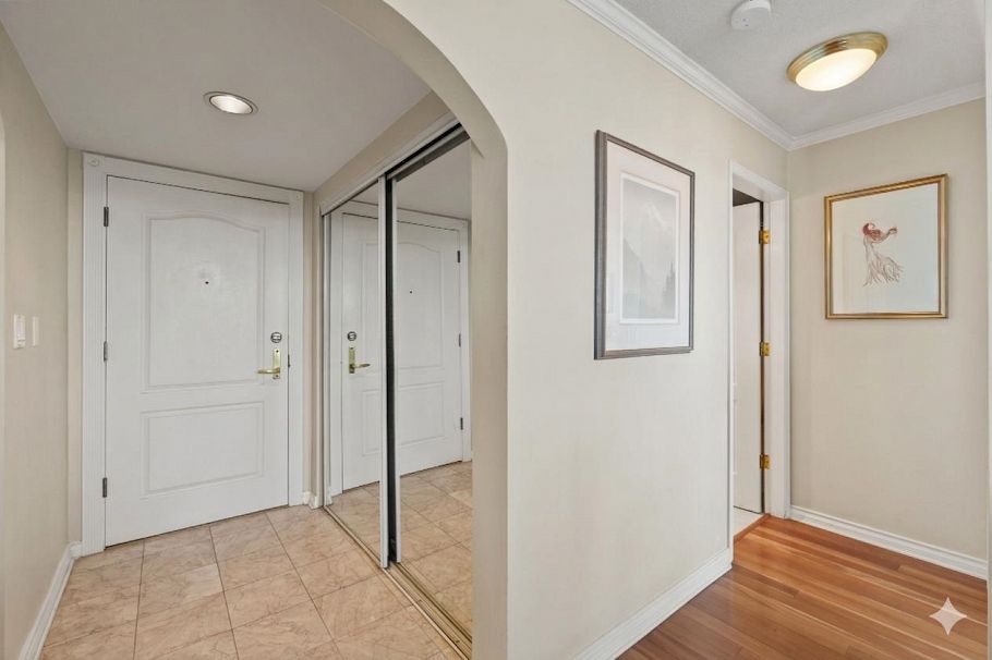 602 567 Lonsdale Avenue North Vancouver, BC - 22