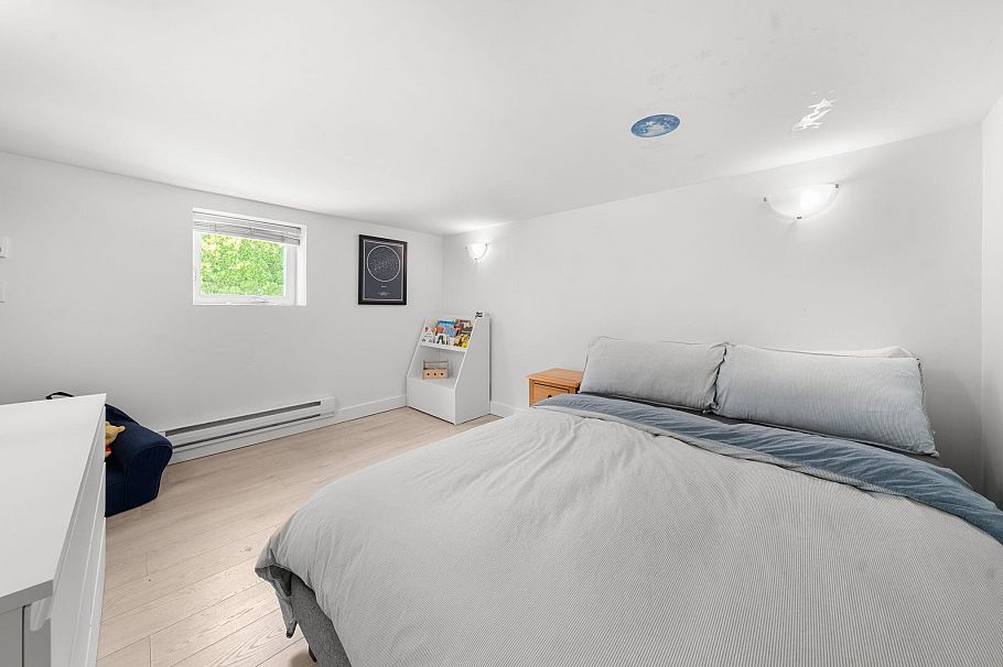 803 Calverhall Street North Vancouver, BC - 16