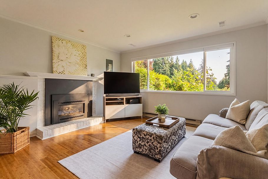 1438 Mcnair Drive North Vancouver, BC - 20