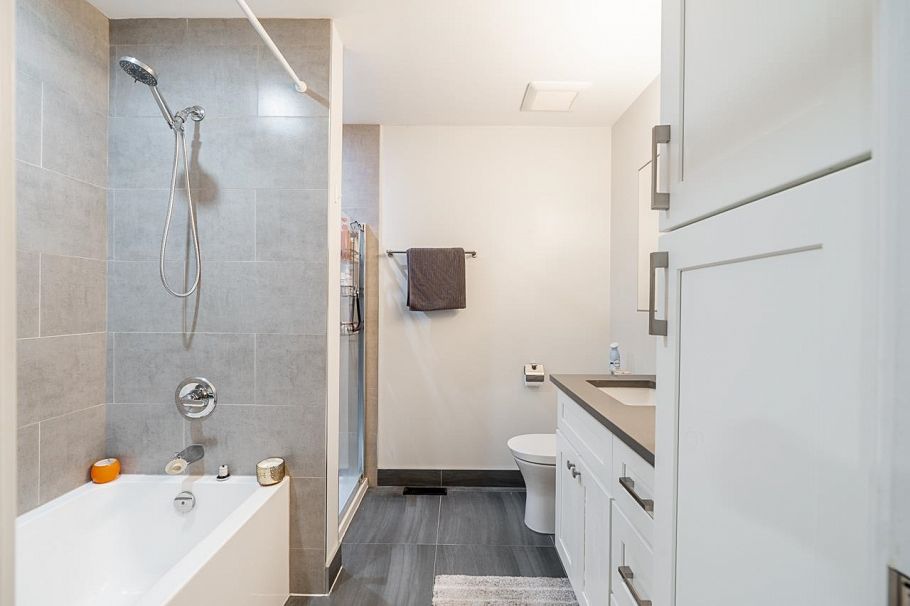 11 3350 Rosemont Drive Vancouver, BC - 17