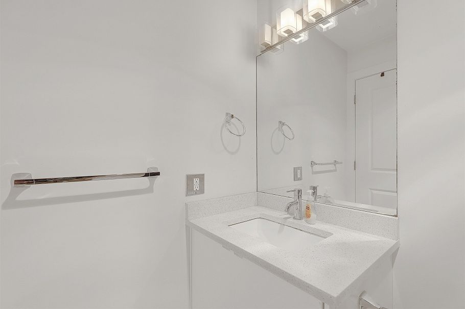 208 1106 Pacific Street Vancouver, BC - 13