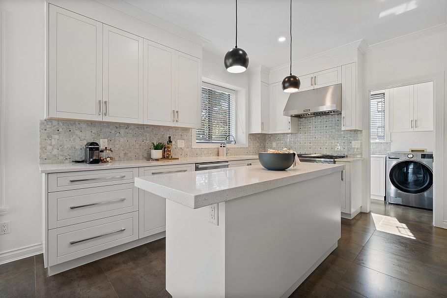 917 Wavertree Road North Vancouver, BC - 15