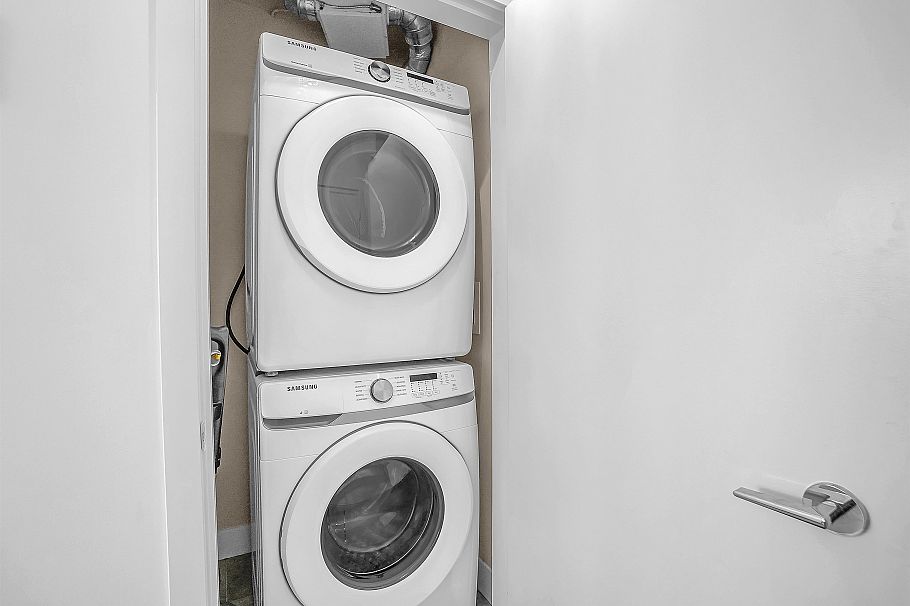 802 158 W 13th Street North Vancouver, BC - 30