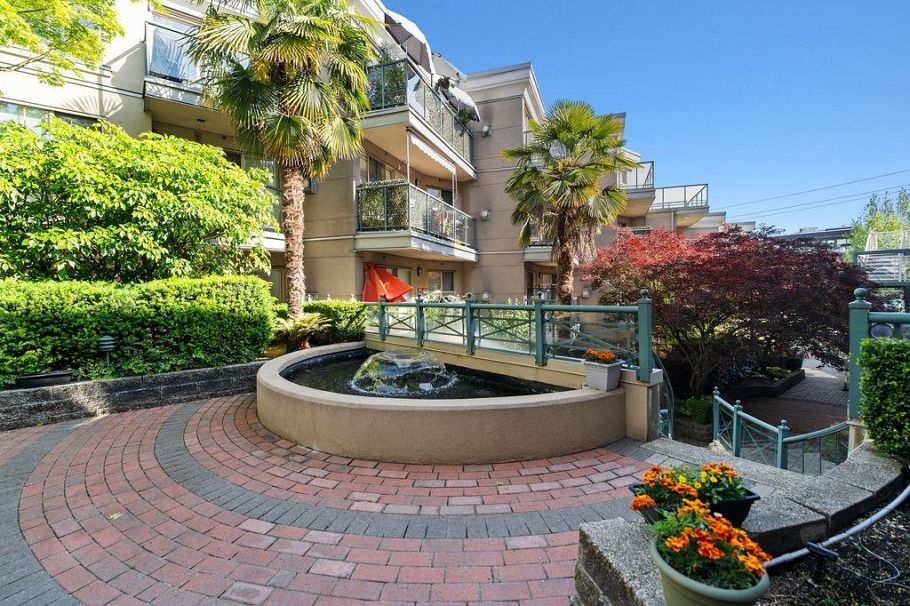 C2 332 Lonsdale Avenue North Vancouver, BC - 29