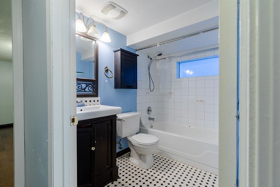2951 Venables Street Vancouver, BC - 35