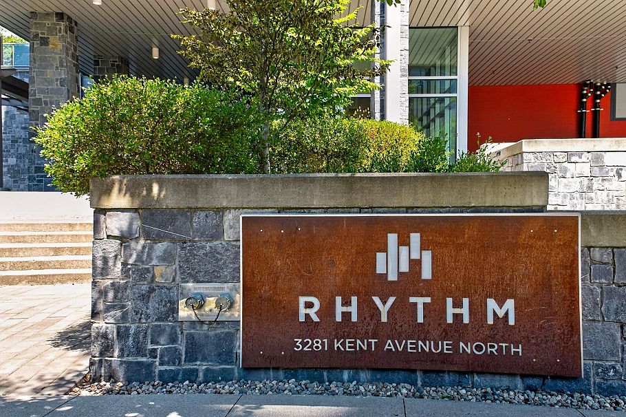 305 3281 E Kent Avenue North Vancouver, BC - 3