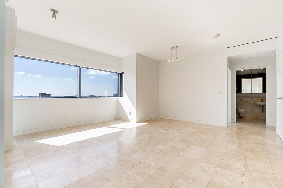 2902 838 W Hastings Street Vancouver, BC - 4