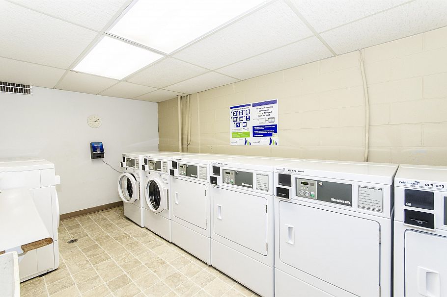 215 780 Premier Street North Vancouver, BC - 25