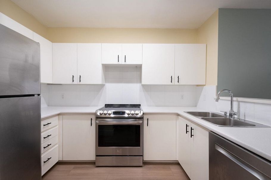 310 1177 Hornby Street Vancouver, BC - 2