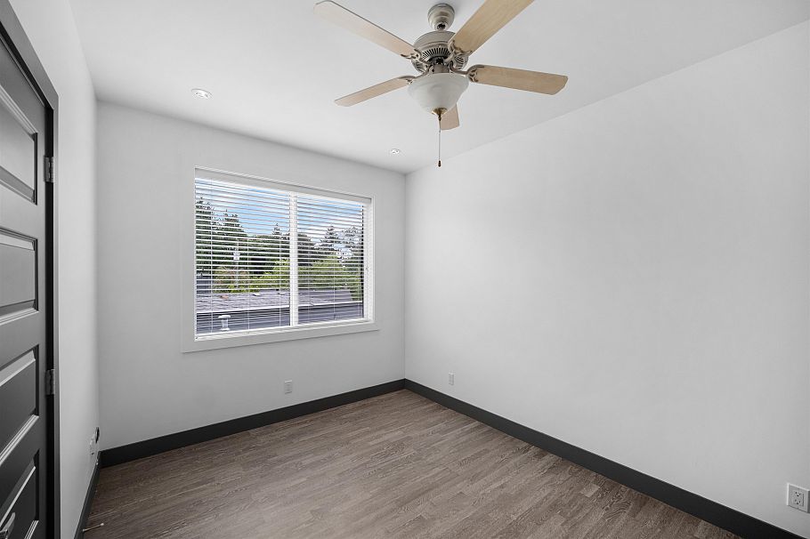 7493 Gatineau Place Vancouver, BC - 24