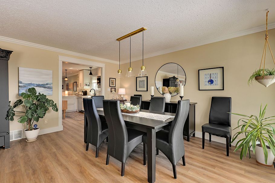 3821 Lonsdale Avenue North Vancouver, BC - 9