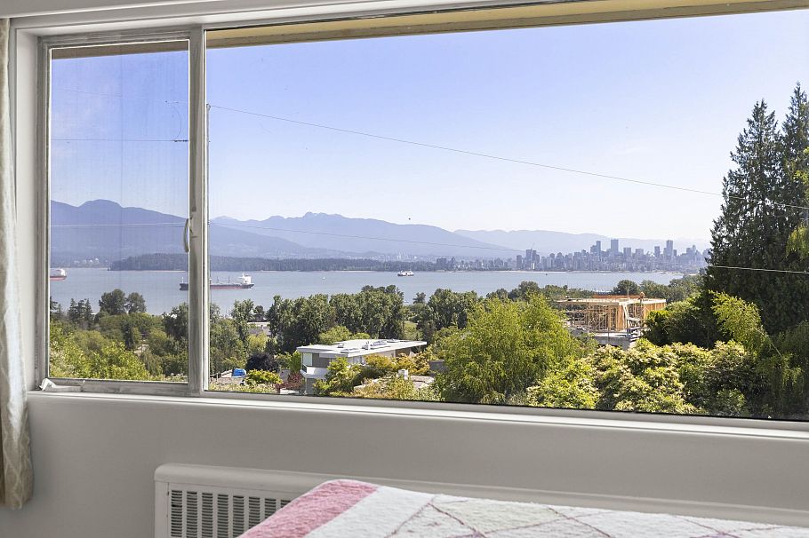 4514 Bellevue Drive Vancouver, BC - 25