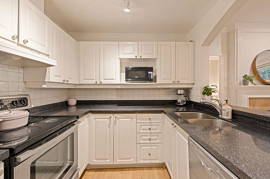 102 2588 Alder Street Vancouver, BC - 9