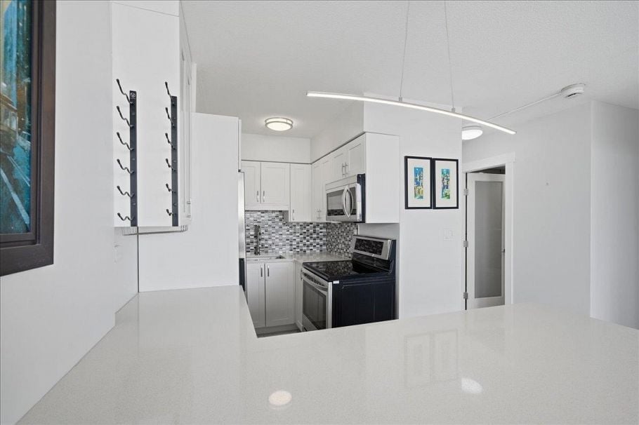 802 1251 Cardero Street Vancouver, BC - 7