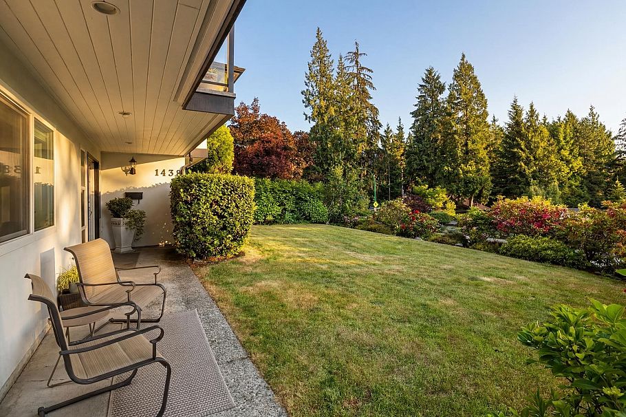 1438 Mcnair Drive North Vancouver, BC - 31