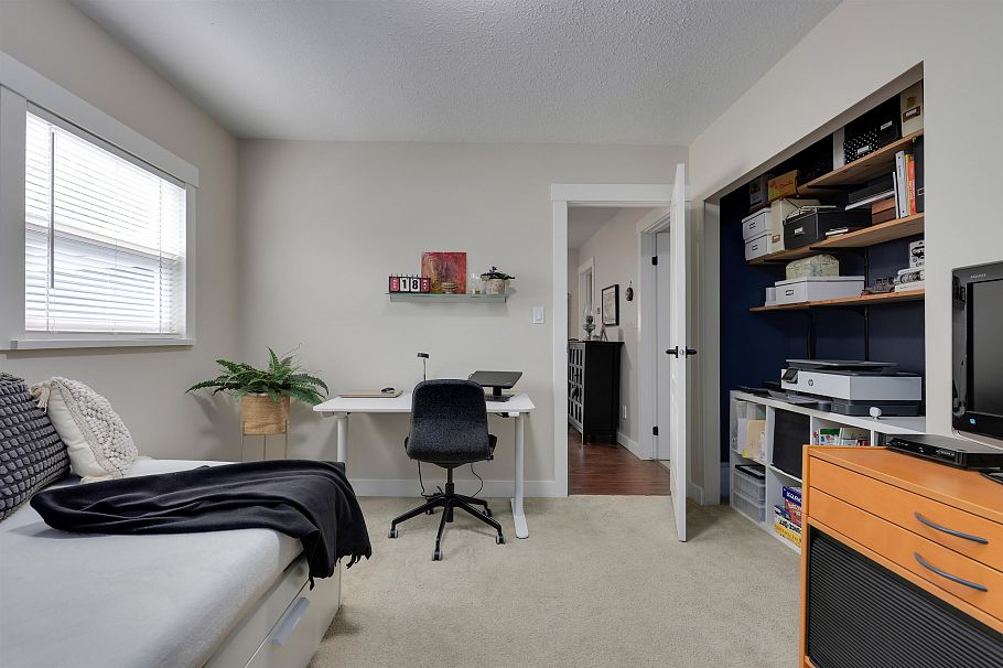 3821 Lonsdale Avenue North Vancouver, BC - 23