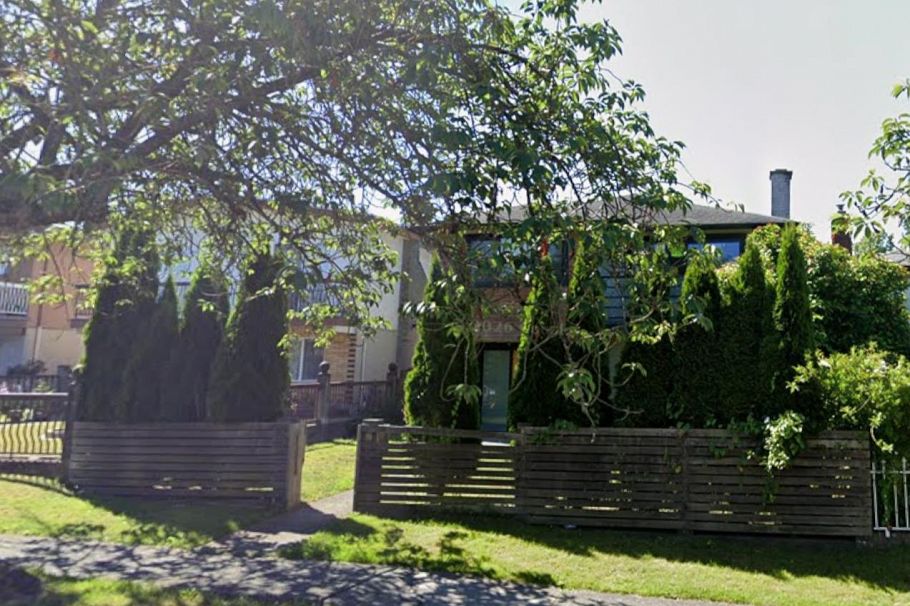 2532 E 24th Avenue Vancouver, BC - 1