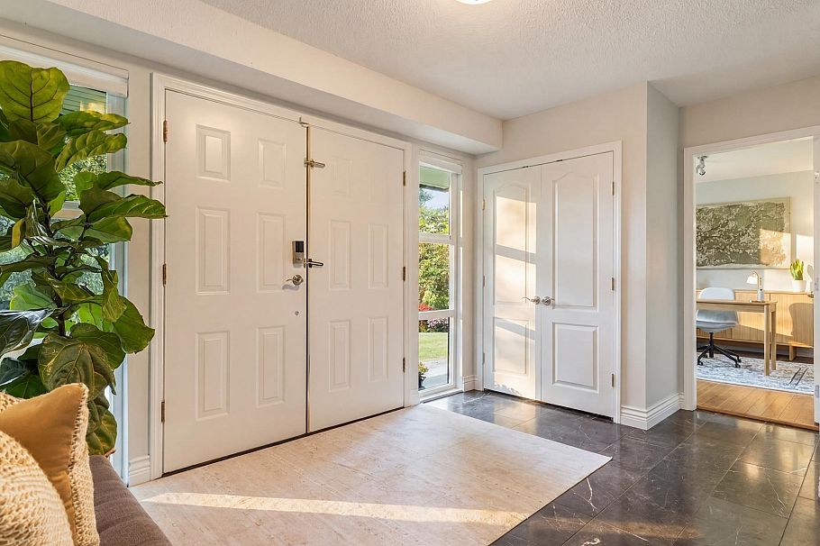1438 Mcnair Drive North Vancouver, BC - 17