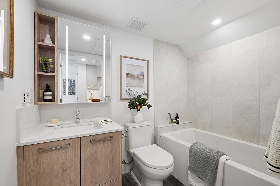 222 578 W 24 Avenue Vancouver, BC - 14