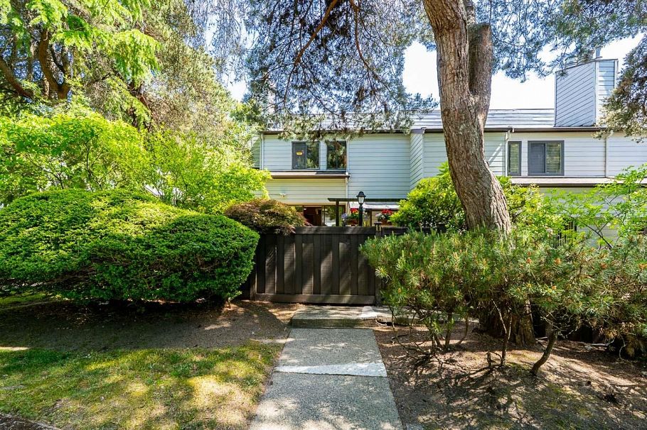 11 3350 Rosemont Drive Vancouver, BC - 32